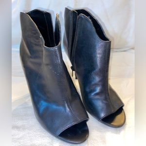 Nine West healed bootie
